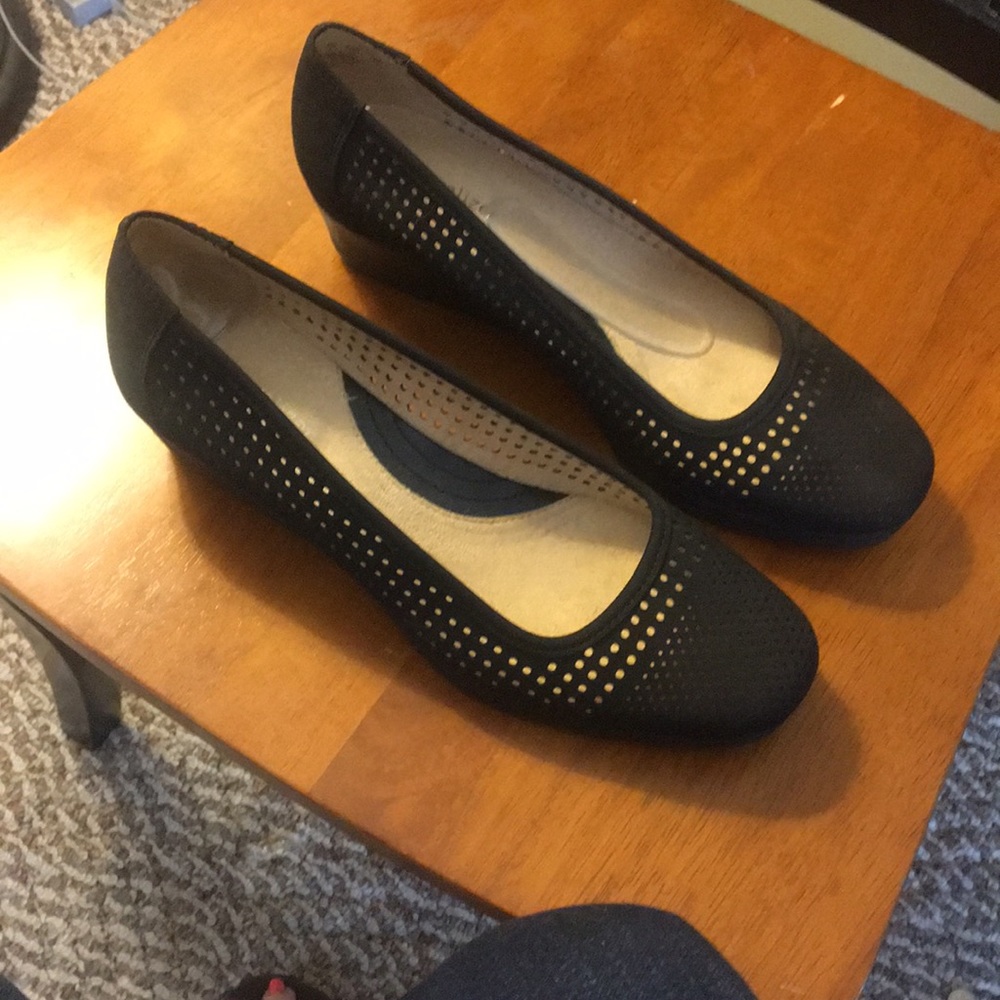 Size 9 pumps